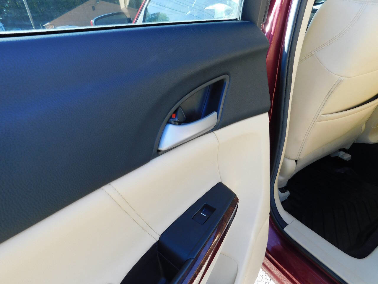 Used 2011 Honda Crosstour EX-L image 18