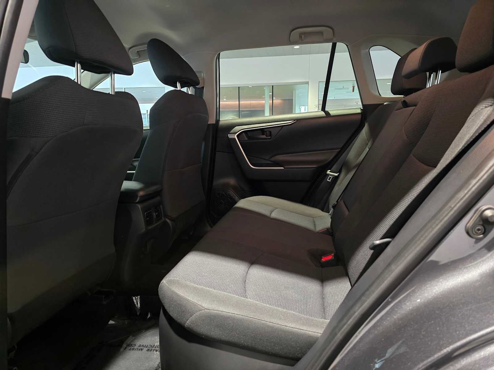 Used 2019 Toyota RAV4 LE image 19