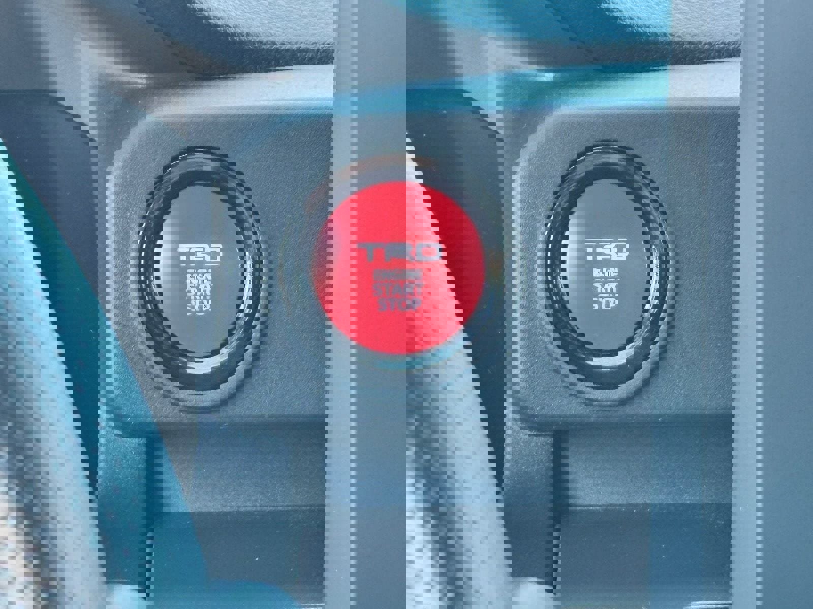 Used 2025 Toyota Tacoma TRD Off-Road AWD/4WD image 24