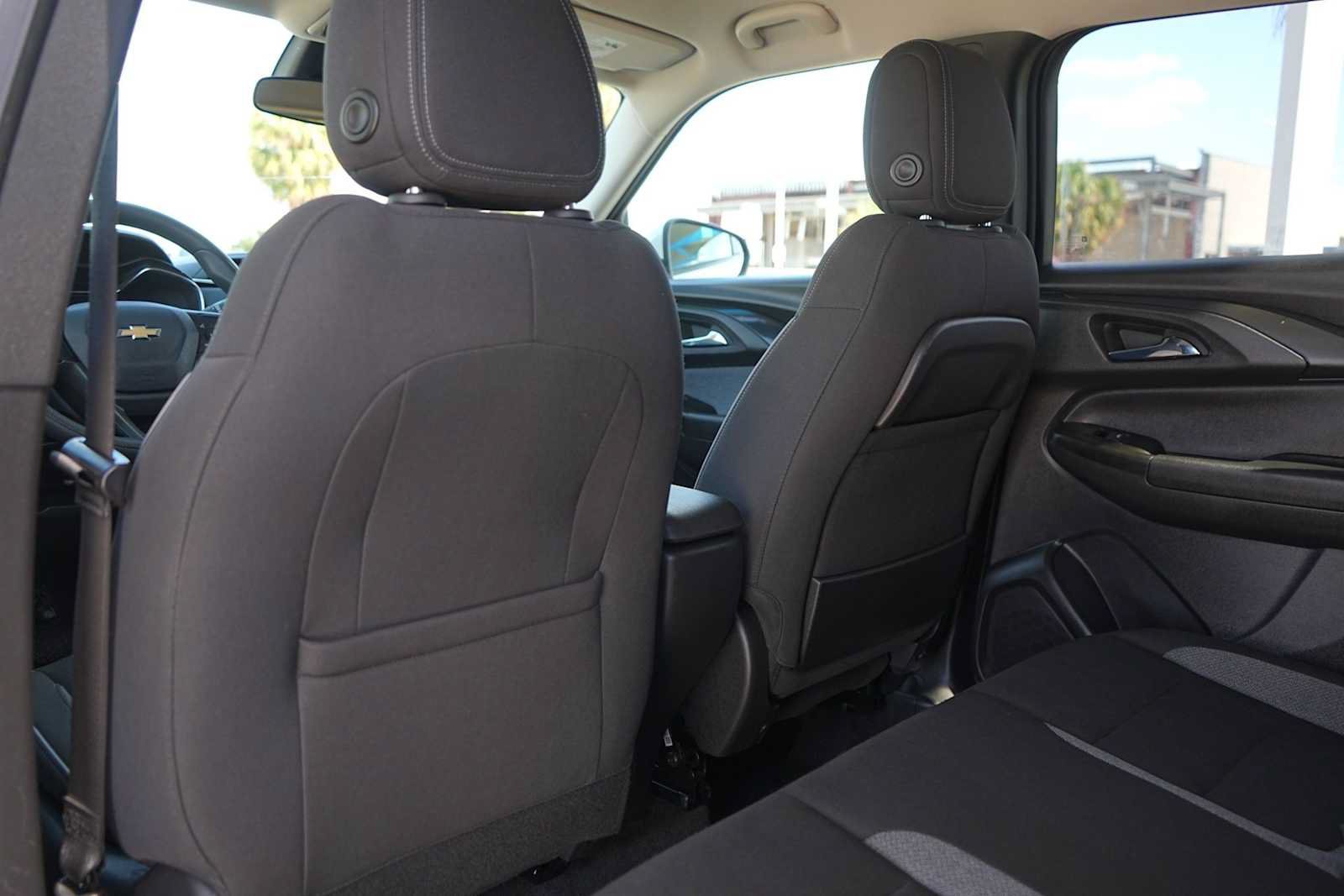 Used 2023 Chevrolet TrailBlazer LT w/ LPO, Blackout Package FWD image 13