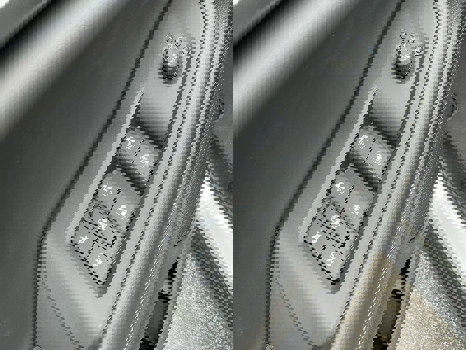 New 2025 Jeep Grand Cherokee Altitude image 20