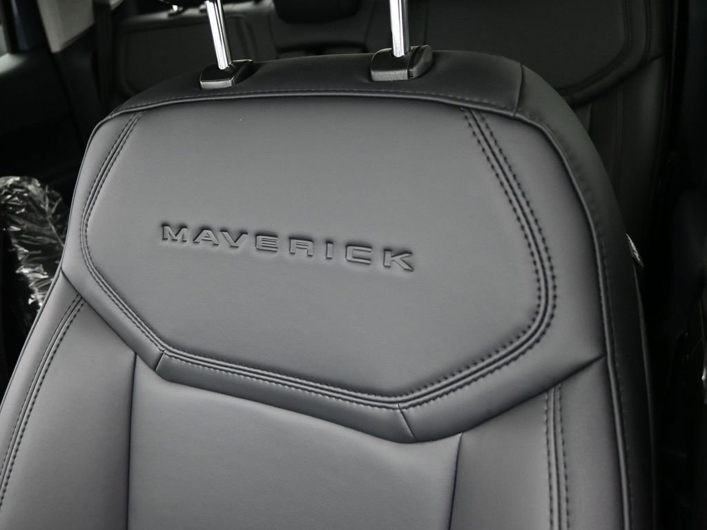 New 2025 Ford Maverick Lariat w/ Black Appearance Package image 30