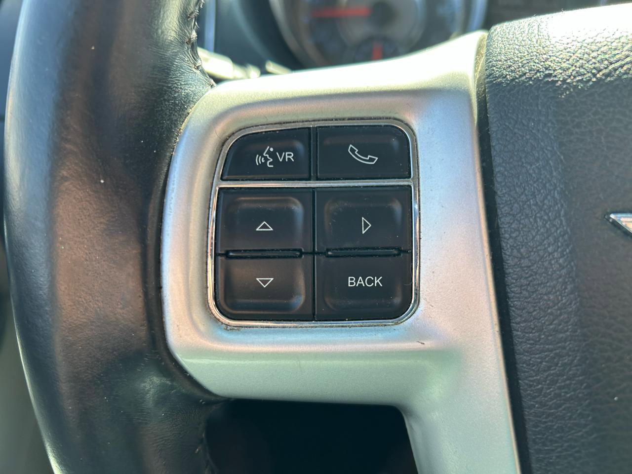 Used 2015 Chrysler Town & Country Touring image 18