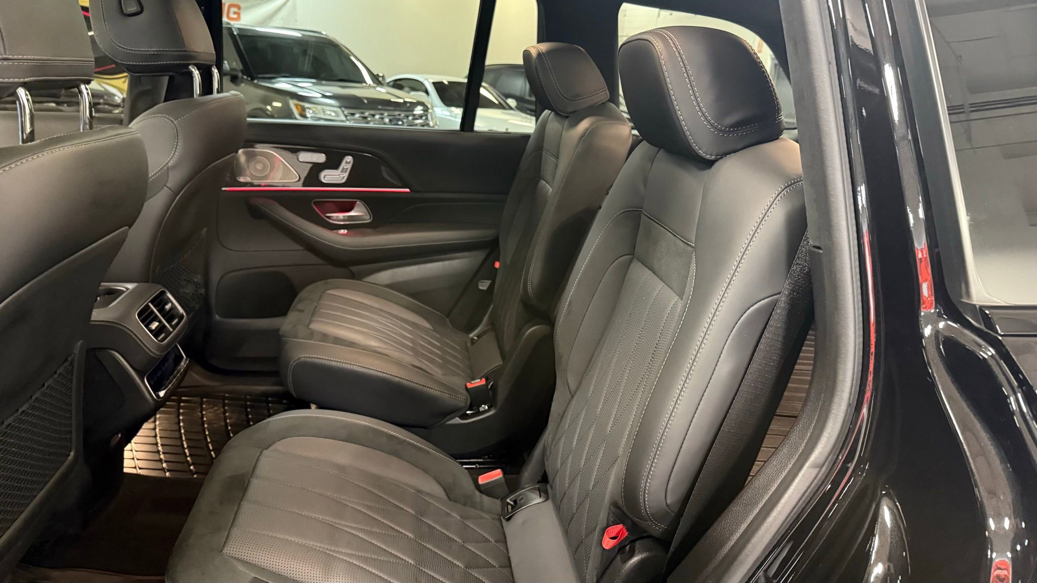 Used 2024 Mercedes-Benz GLS 63 AMG 4MATIC image 45