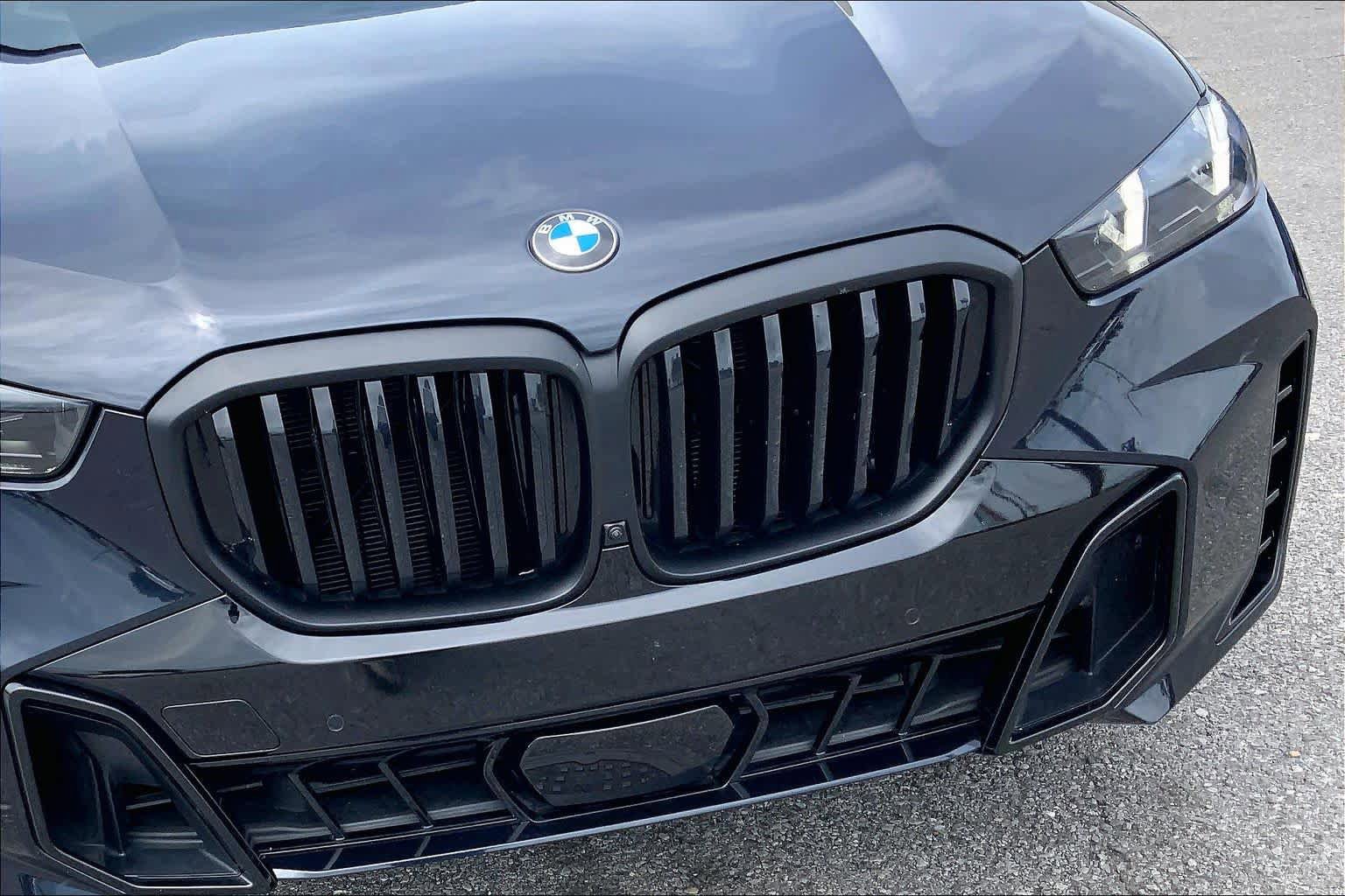 Used 2025 BMW X5 sDrive40i w/ M Sport Package RWD image 29