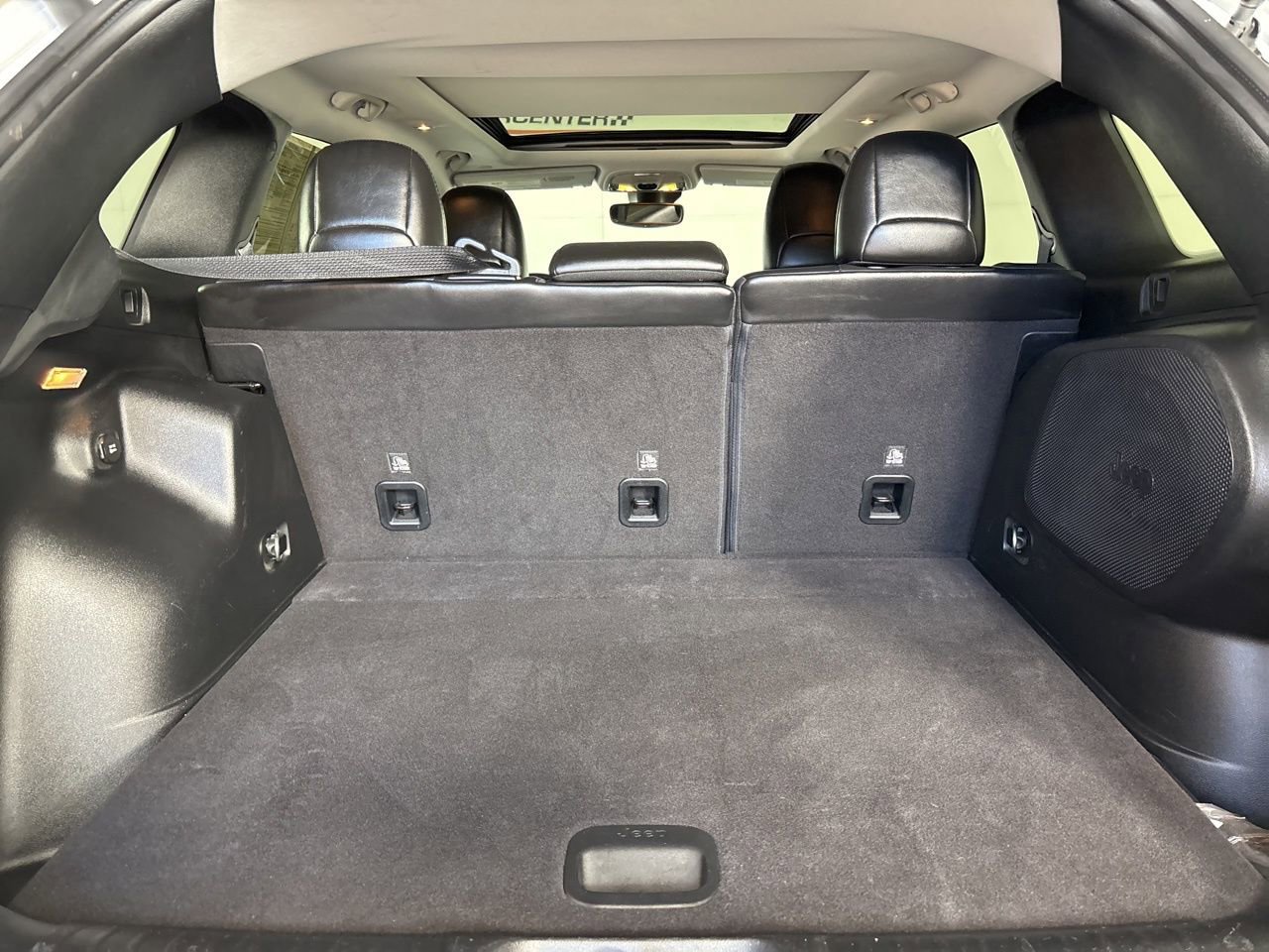 Used 2021 Jeep Cherokee Limited image 25