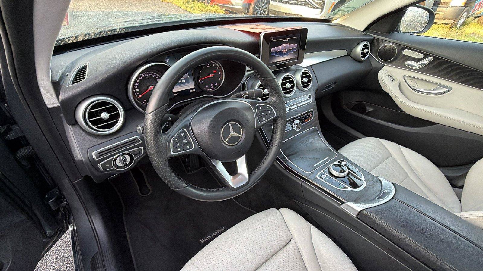 Used 2017 Mercedes-Benz C 300 Sedan image 5