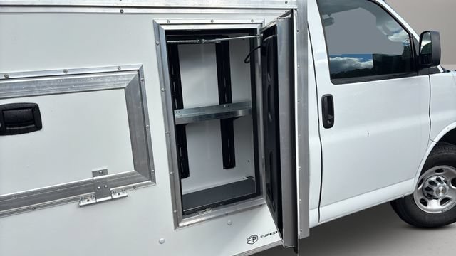 New 2025 Chevrolet Express 3500 w/ Power Convenience Package RWD image 31