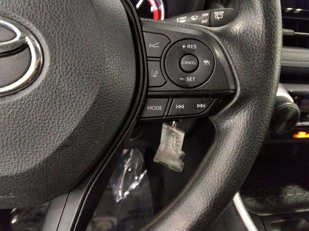 Used 2024 Toyota RAV4 LE FWD image 17