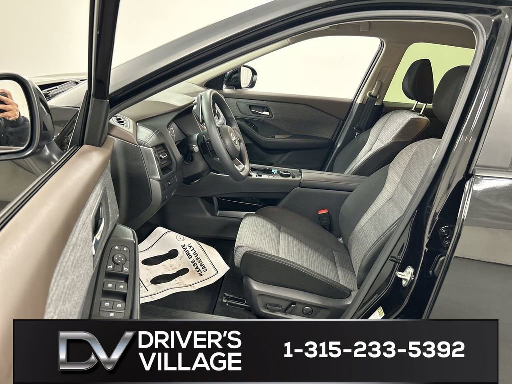 Used 2023 Nissan Rogue SV AWD/4WD image 9