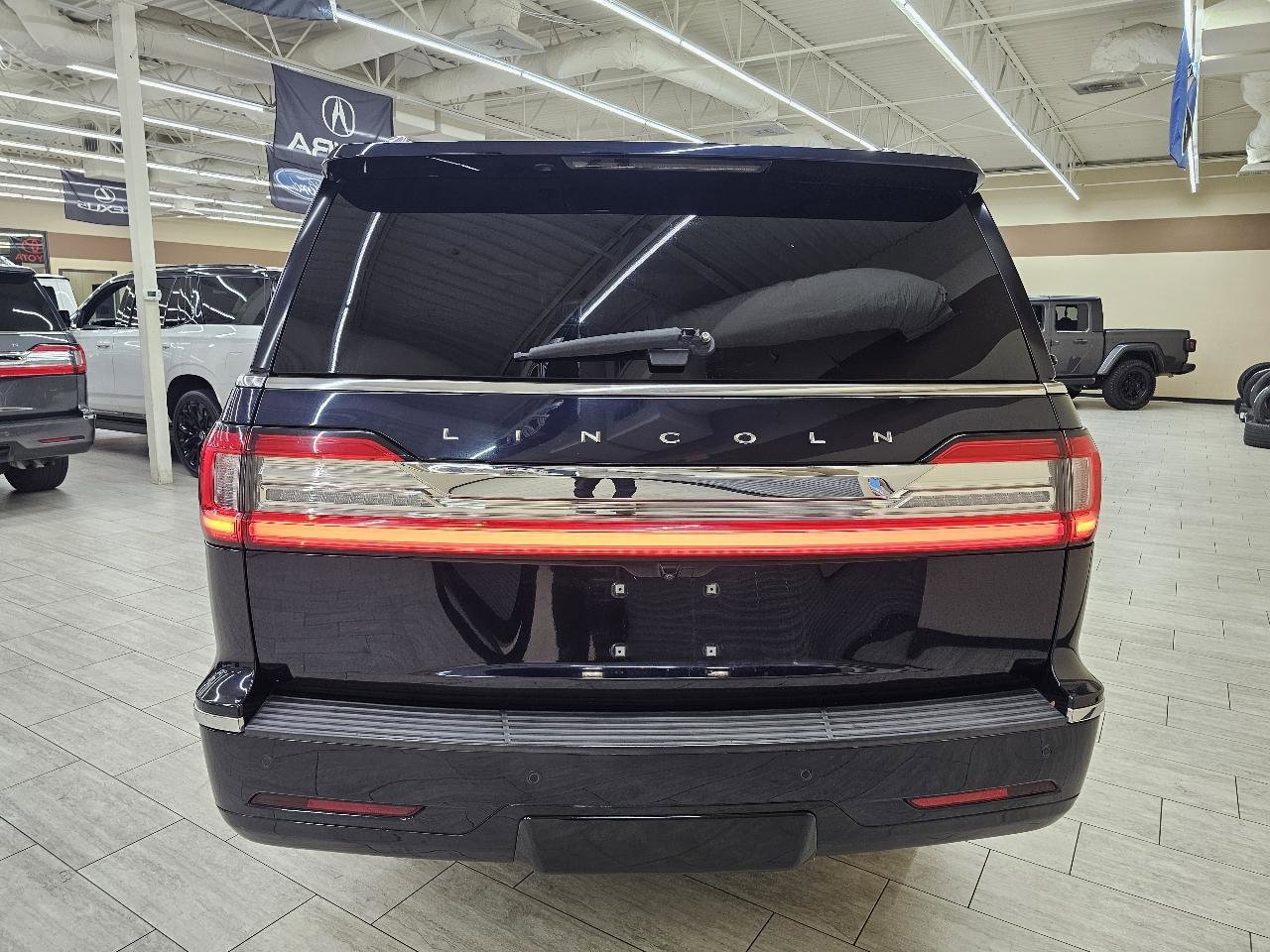 Used 2021 Lincoln Navigator L Reserve RWD image 7