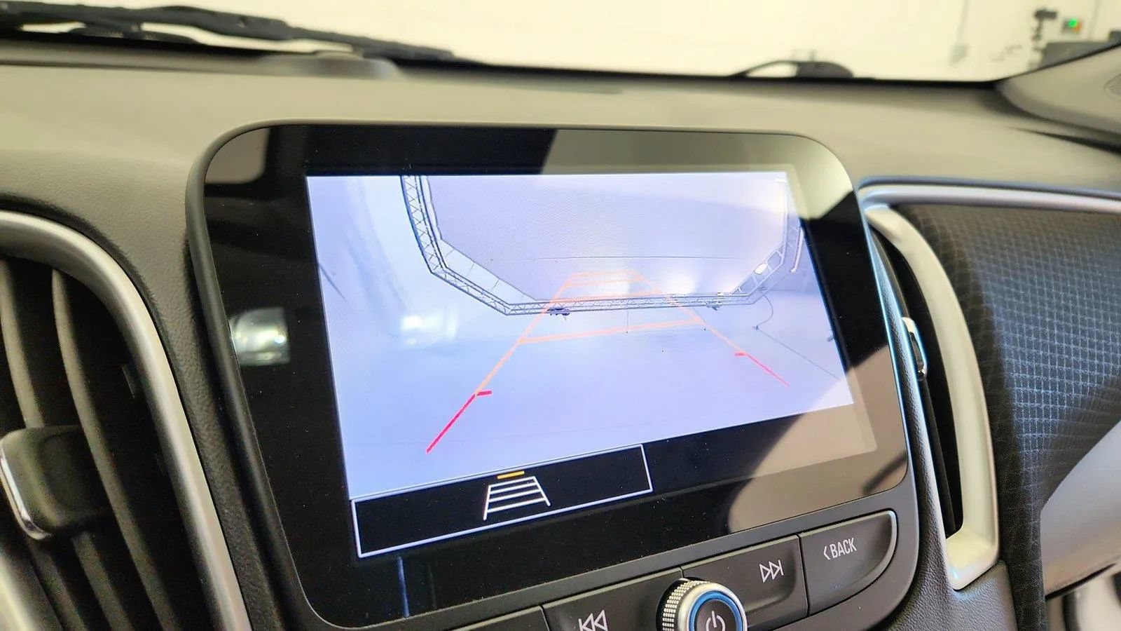 Used 2025 Chevrolet Malibu LT FWD image 21