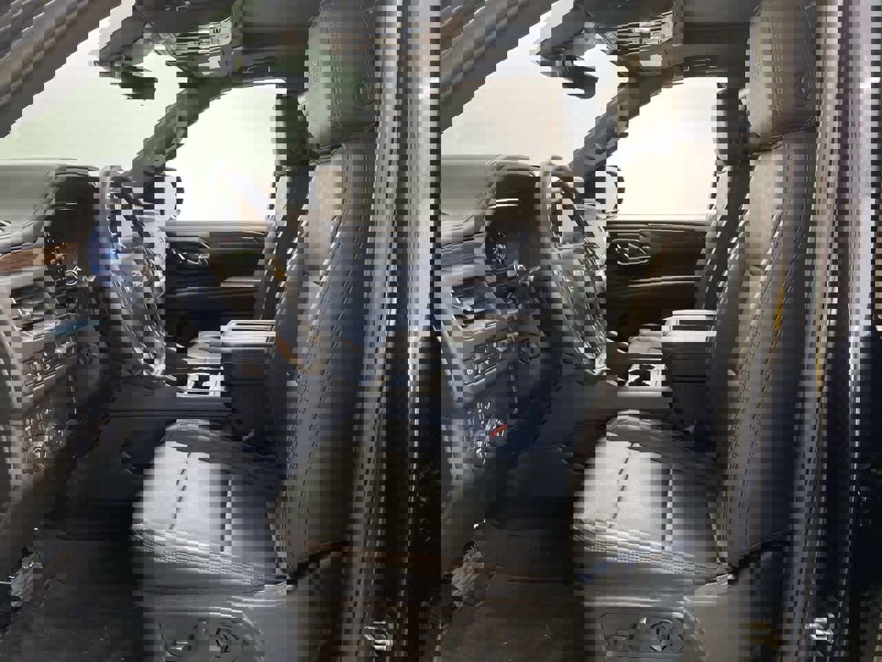 Used 2024 Chevrolet Tahoe High Country w/ Premium Package 2 image 14