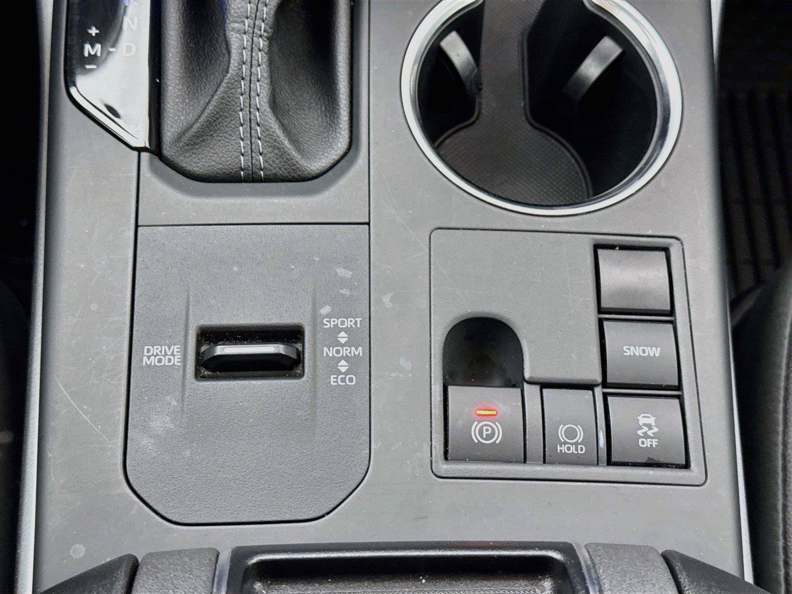 Certified 2025 Toyota Highlander XLE FWD image 29
