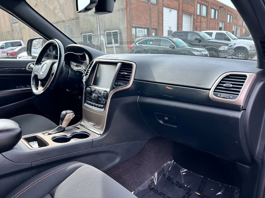 Used 2016 Jeep Grand Cherokee Laredo 75th Anniversary image 10