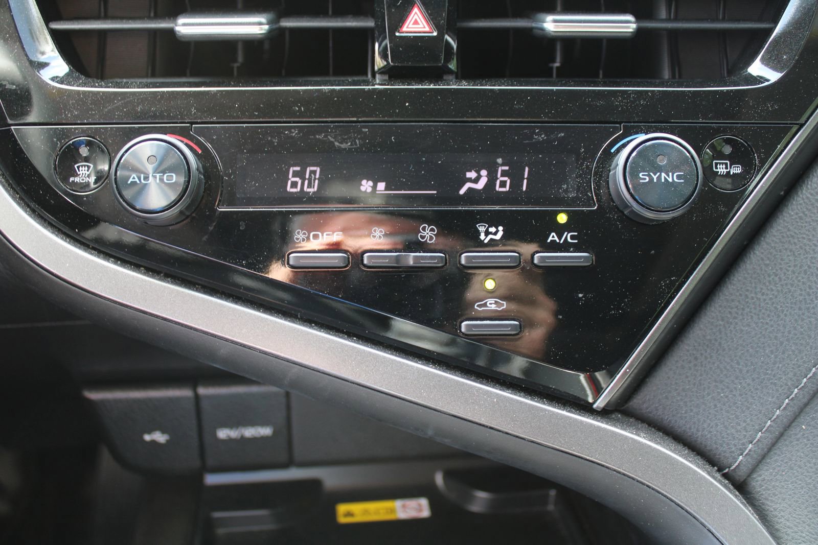 Used 2023 Toyota Camry XLE image 37