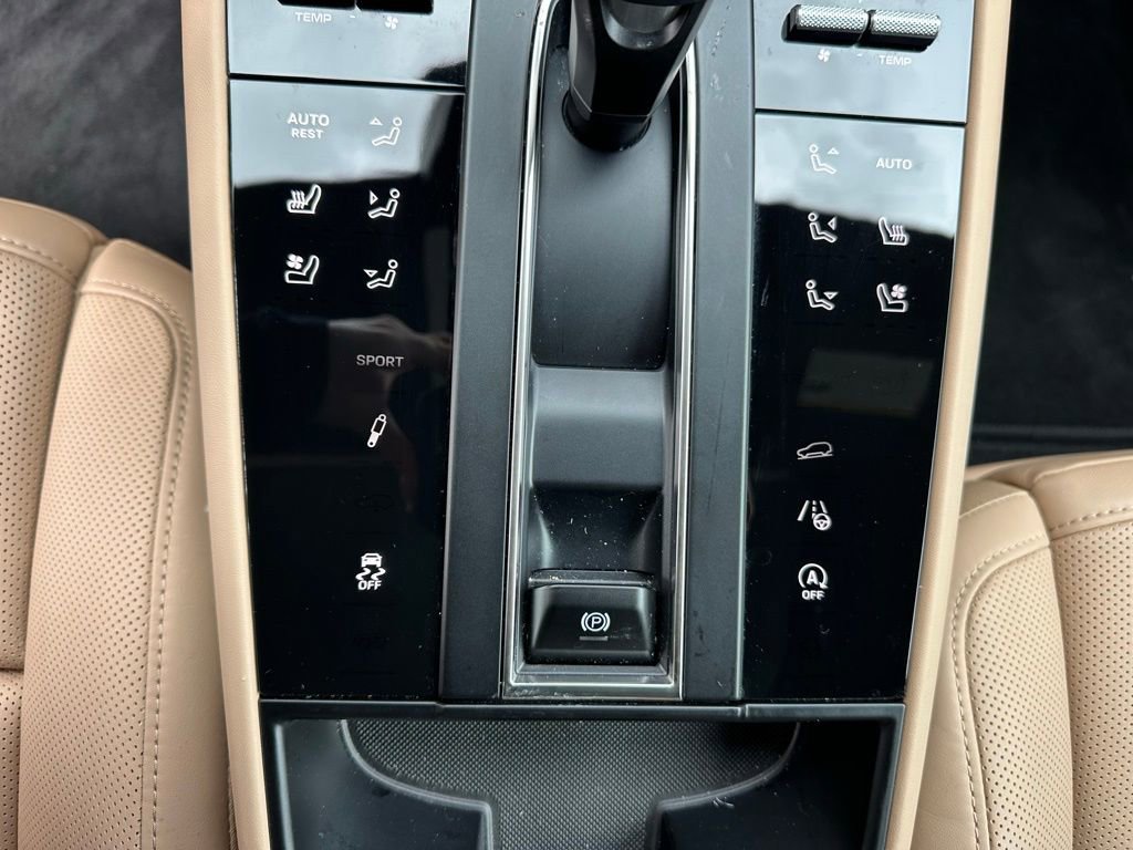 Certified 2025 Porsche Macan image 25