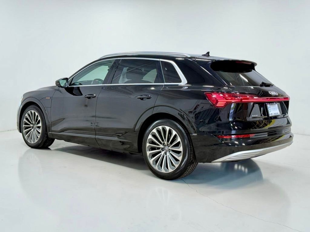 Used 2019 Audi e-tron Prestige w/ Prestige Package AWD/4WD image 19