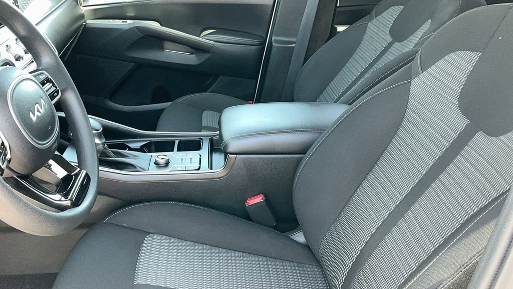 Certified 2023 Kia Sorento LX image 11