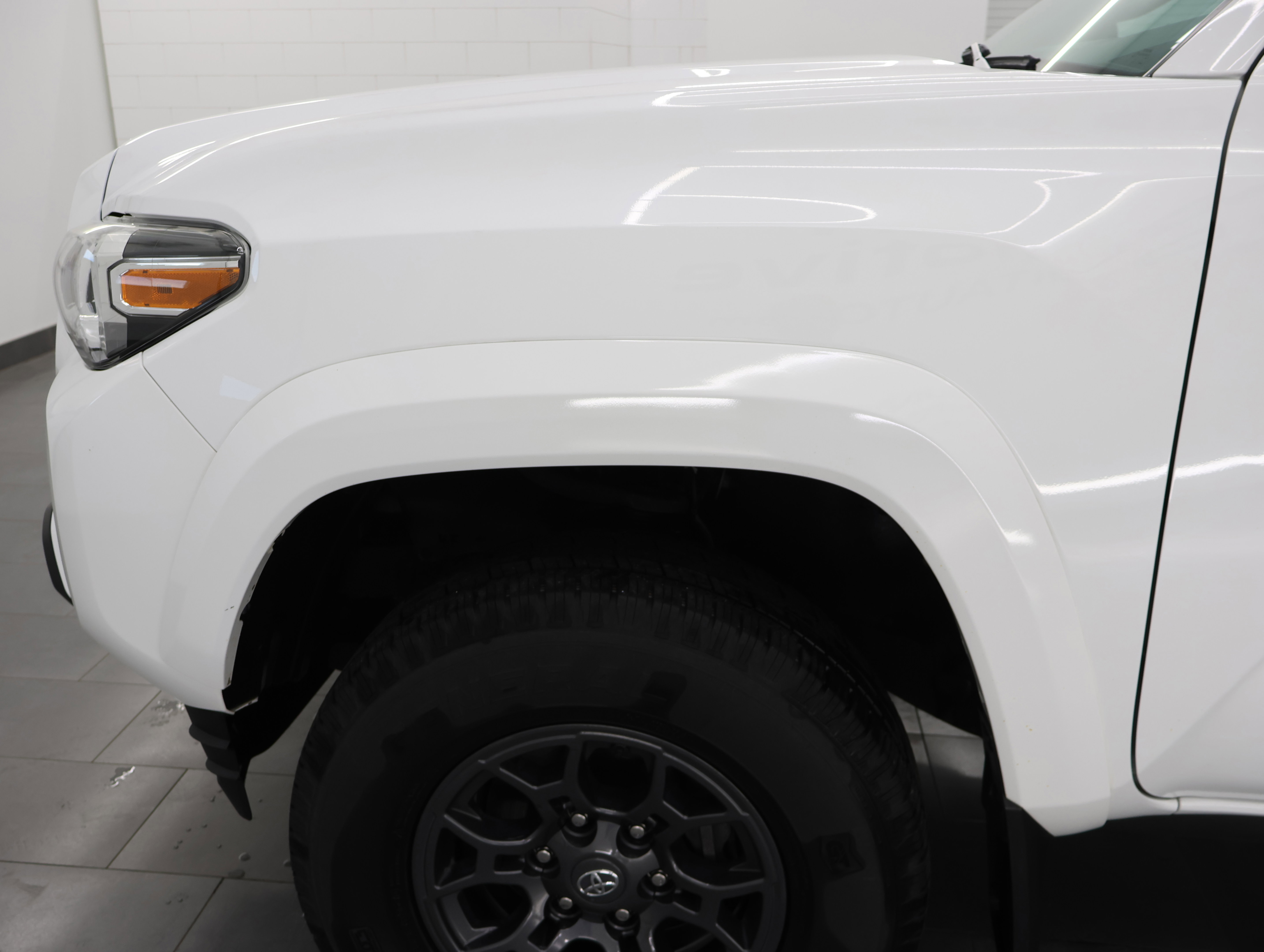 Used 2018 Toyota Tacoma SR5 AWD/4WD image 31