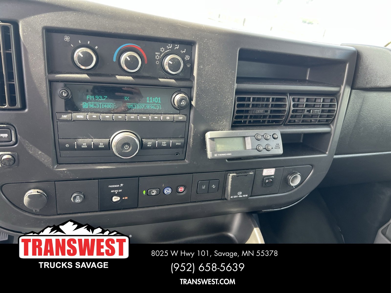 Used 2020 GMC Savana 3500 12' Reefer Van w/ Power Convenience Package image 8