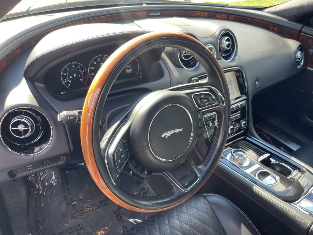 Used 2019 Jaguar XJ AWD image 10