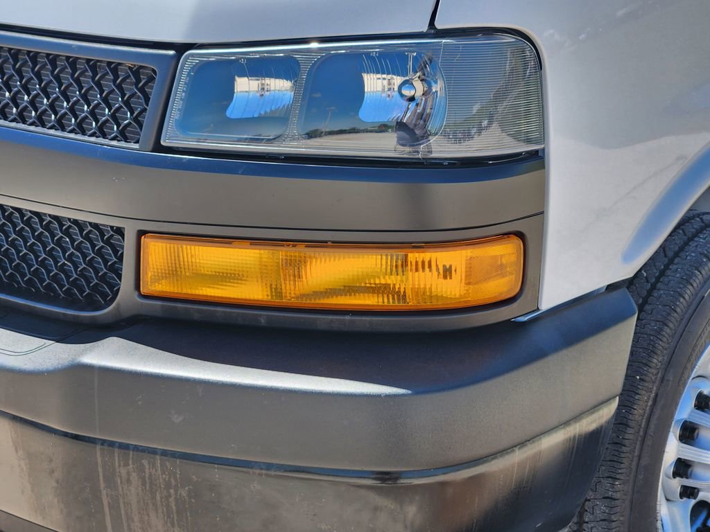 Used 2025 Chevrolet Express 2500 w/ Driver Convenience Package RWD image 9