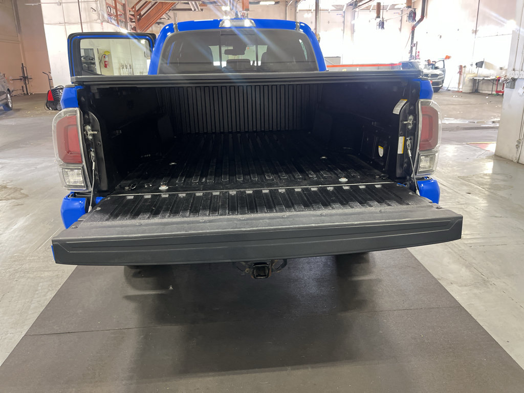 Used 2021 Toyota Tacoma TRD Sport AWD/4WD image 31