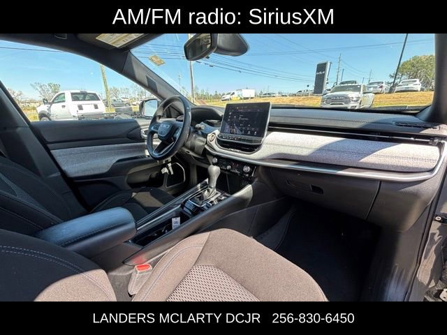 Used 2024 Jeep Compass Sport image 9