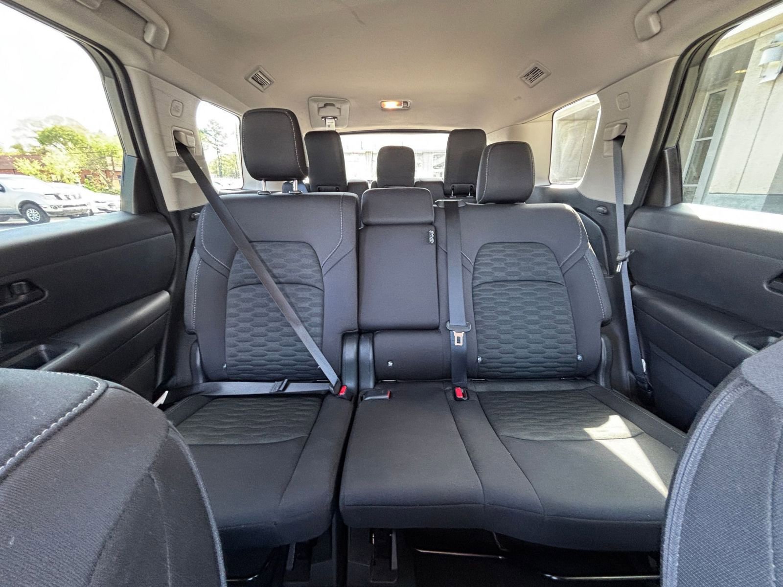 Used 2025 Nissan Pathfinder SV image 44