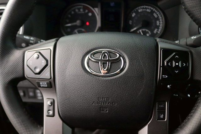 Used 2023 Toyota Tacoma TRD Off-Road w/ Technology Package AWD/4WD image 17
