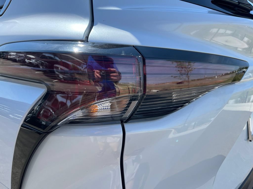 Used 2025 Toyota Sienna XLE FWD image 7