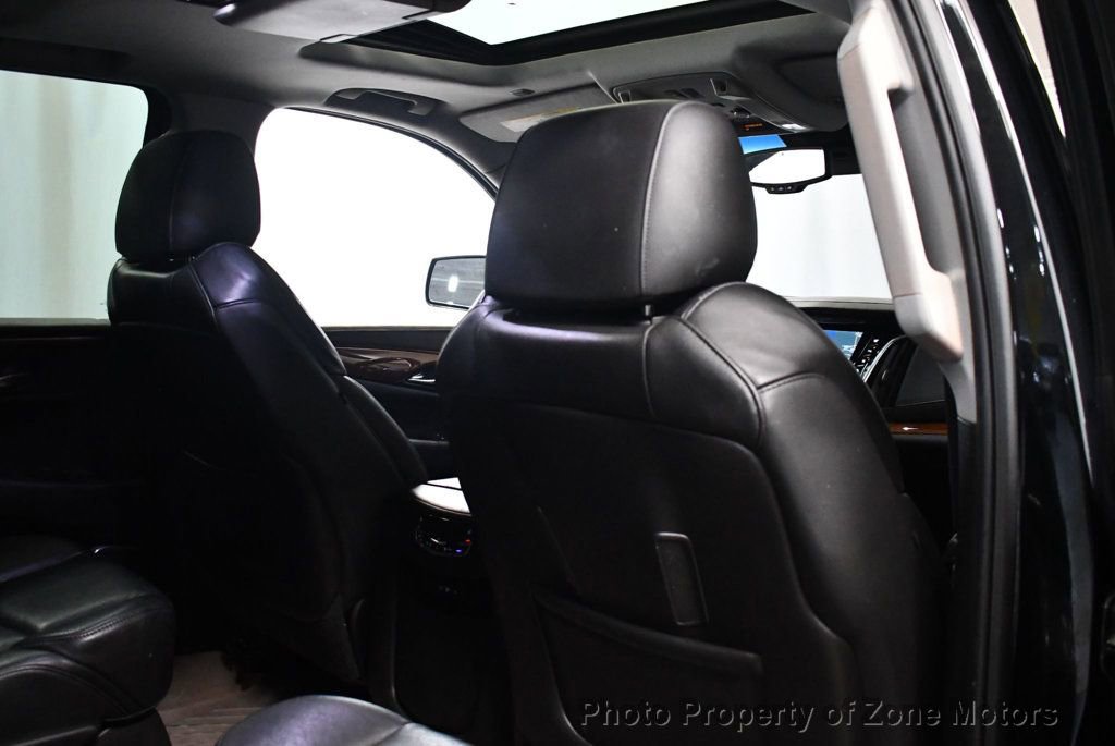 Used 2015 Cadillac Escalade Premium image 16