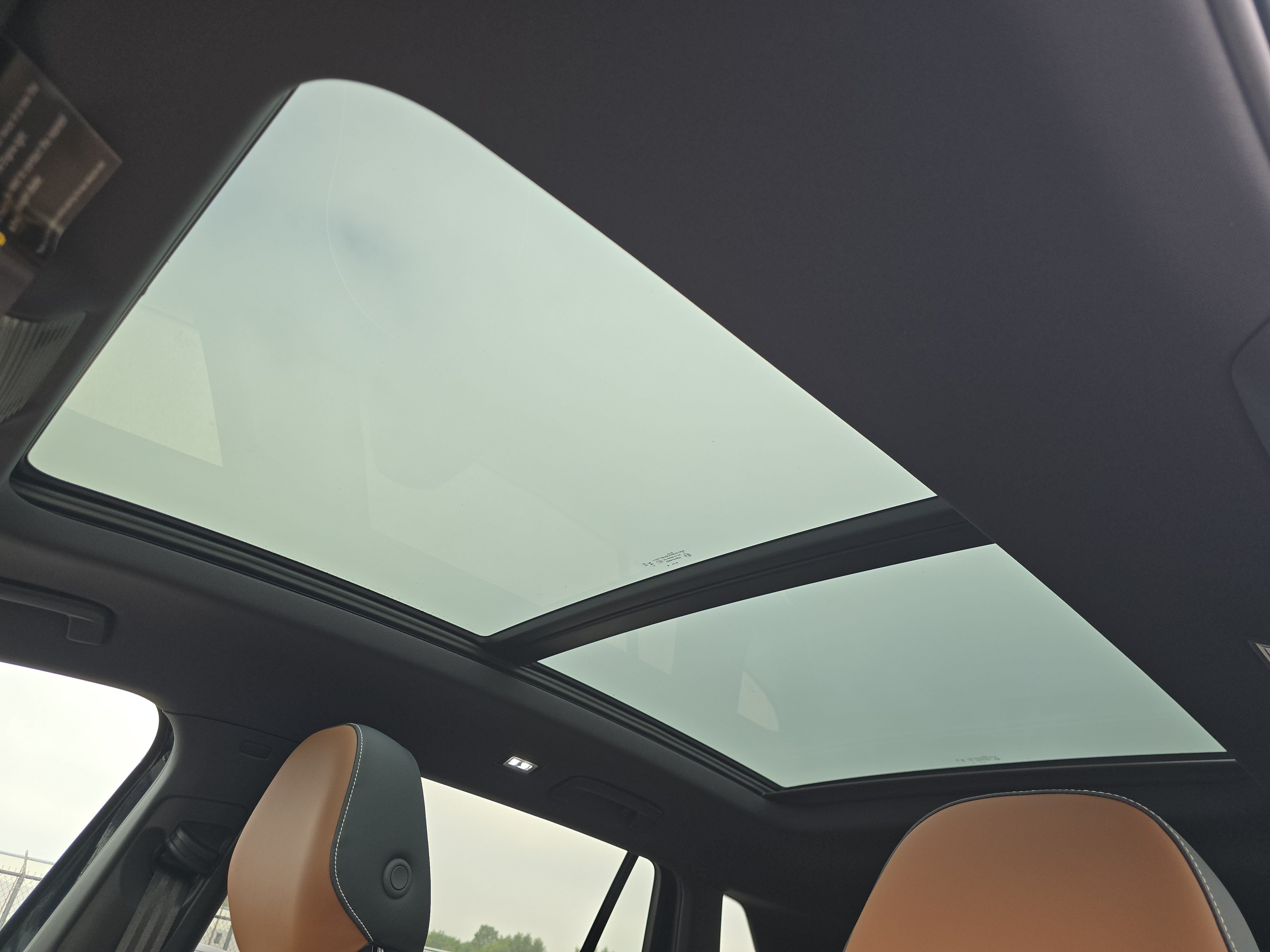 New 2026 Volkswagen Tiguan SEL R-Line AWD/4WD image 9