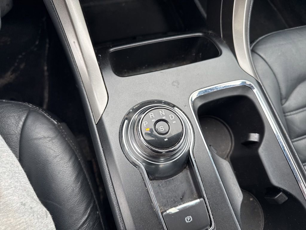 Used 2017 Ford Fusion SE w/ Fusion SE Technology Package FWD image 22