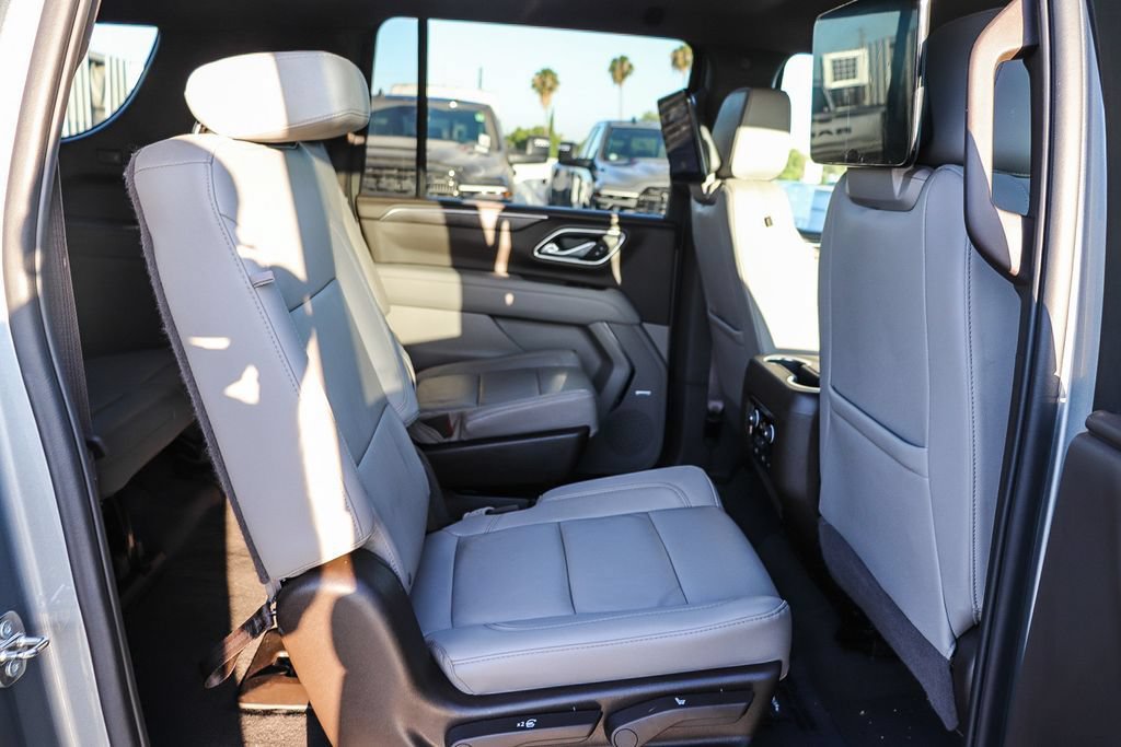 Used 2023 Chevrolet Suburban Z71 AWD/4WD image 19