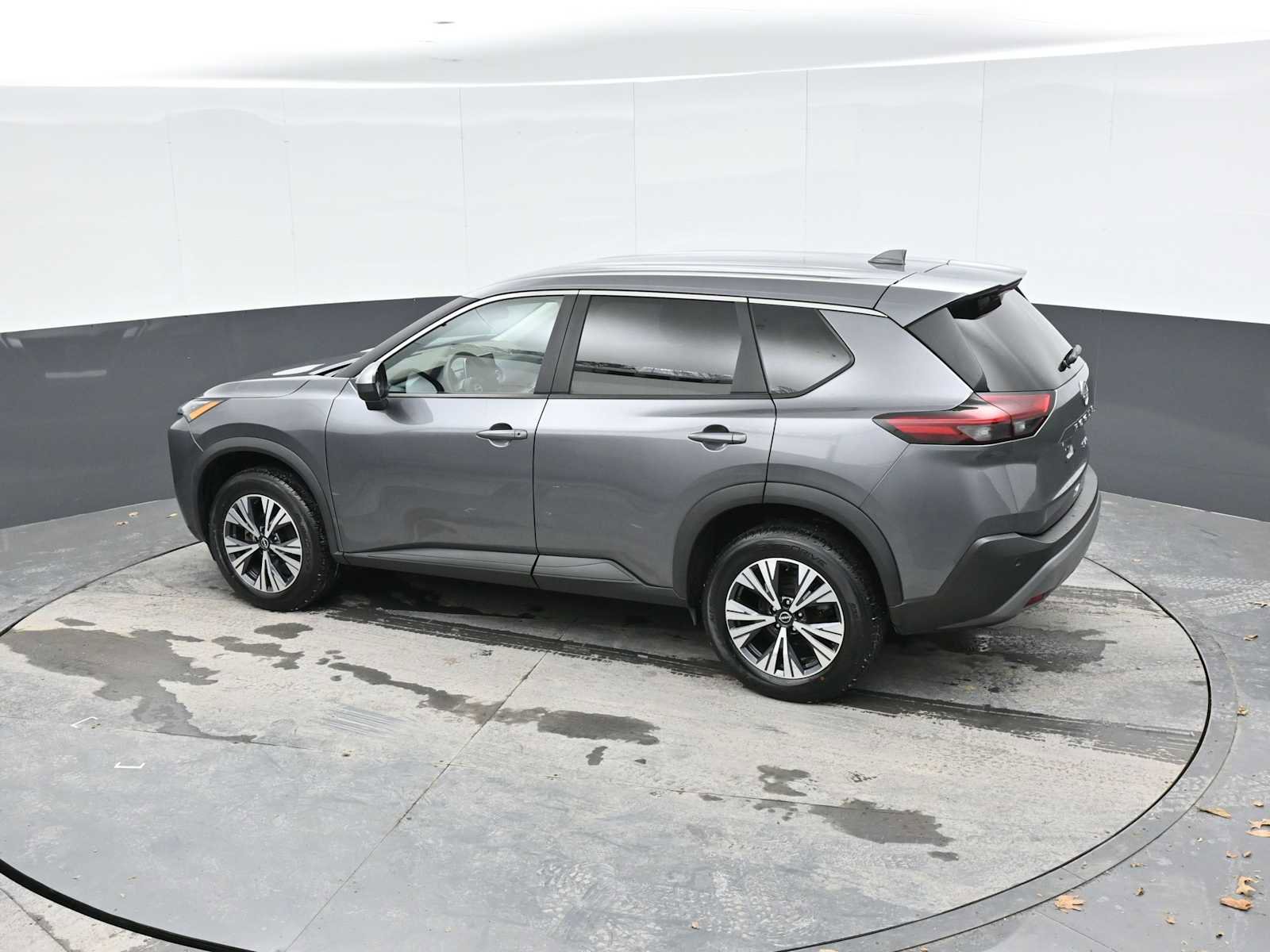 Used 2023 Nissan Rogue SV image 29