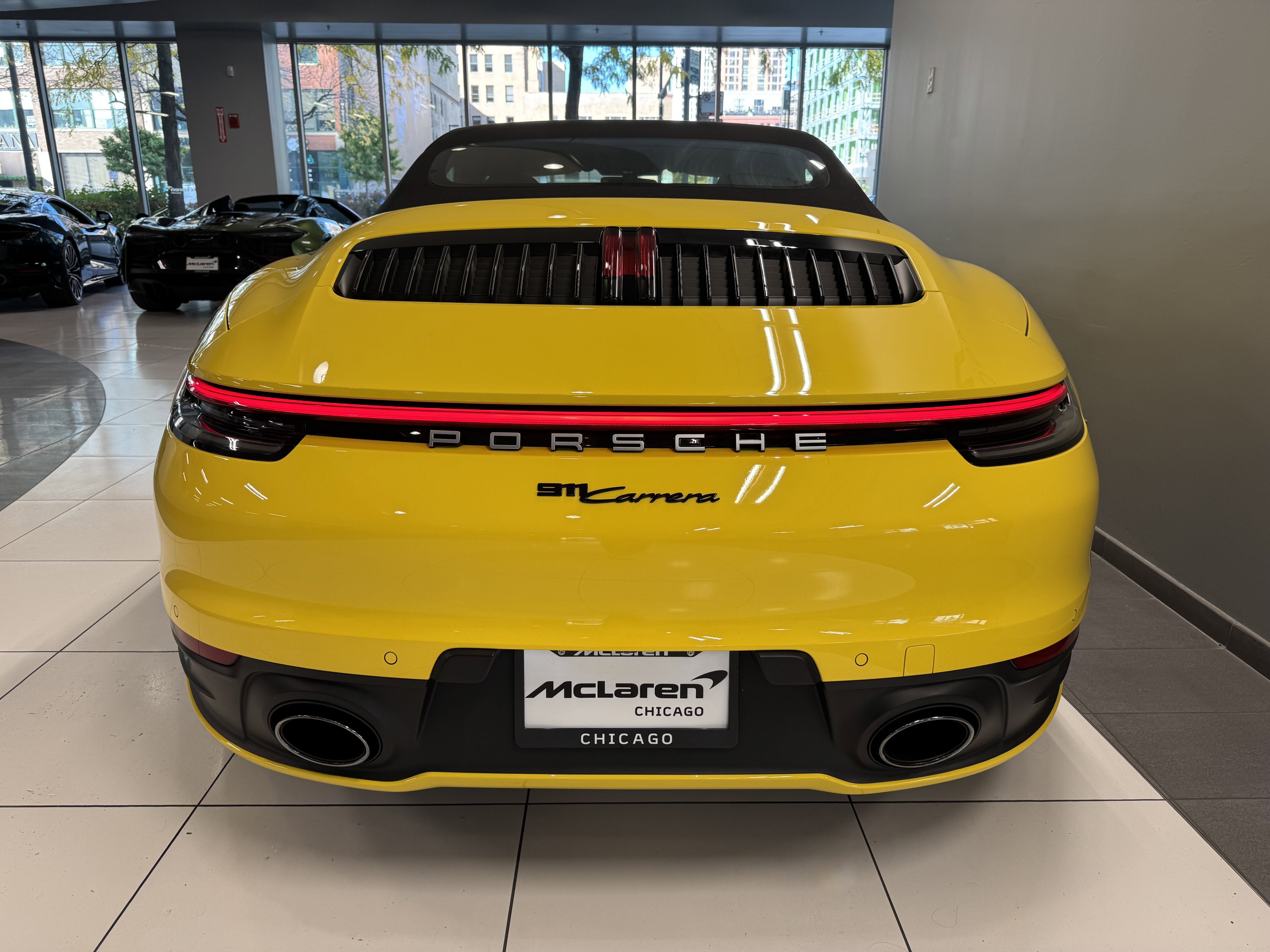 Used 2022 Porsche 911 Carrera image 3