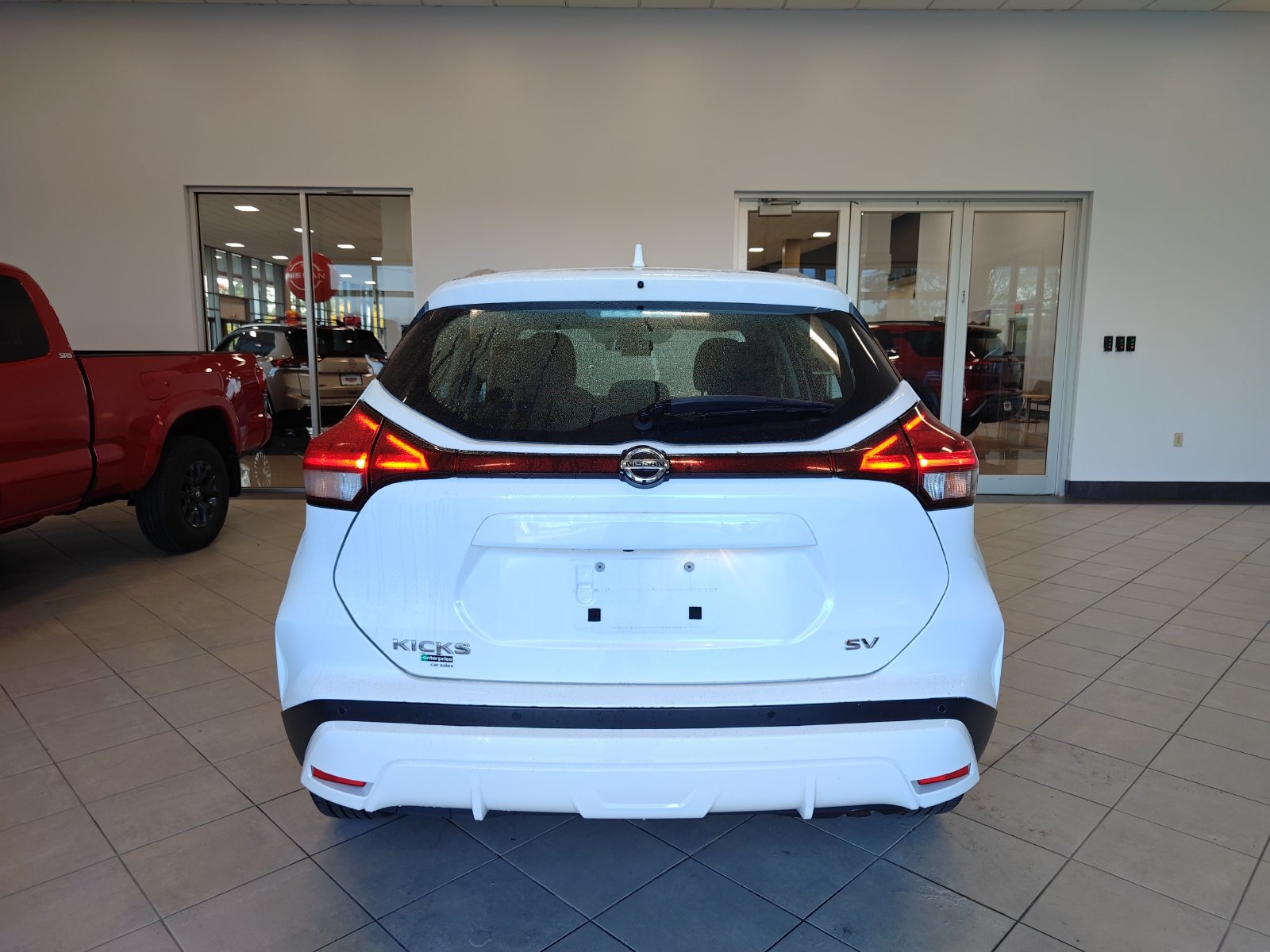 Used 2021 Nissan Kicks SV FWD image 4