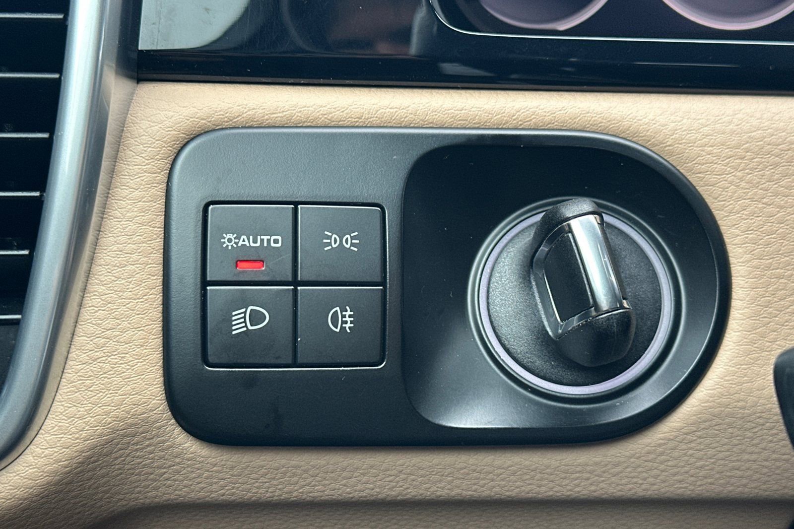 Used 2023 Porsche Cayenne image 42