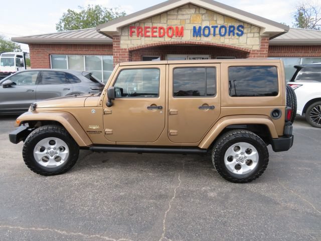 Used 2015 Jeep Wrangler Unlimited Sahara w/ Connectivity Group AWD/4WD image 8