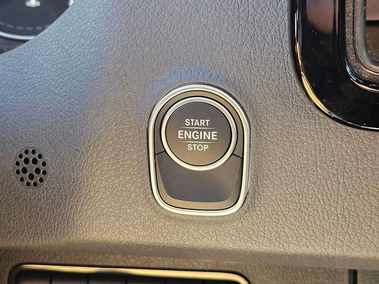 Used 2025 Mercedes-Benz Sprinter 2500 image 31