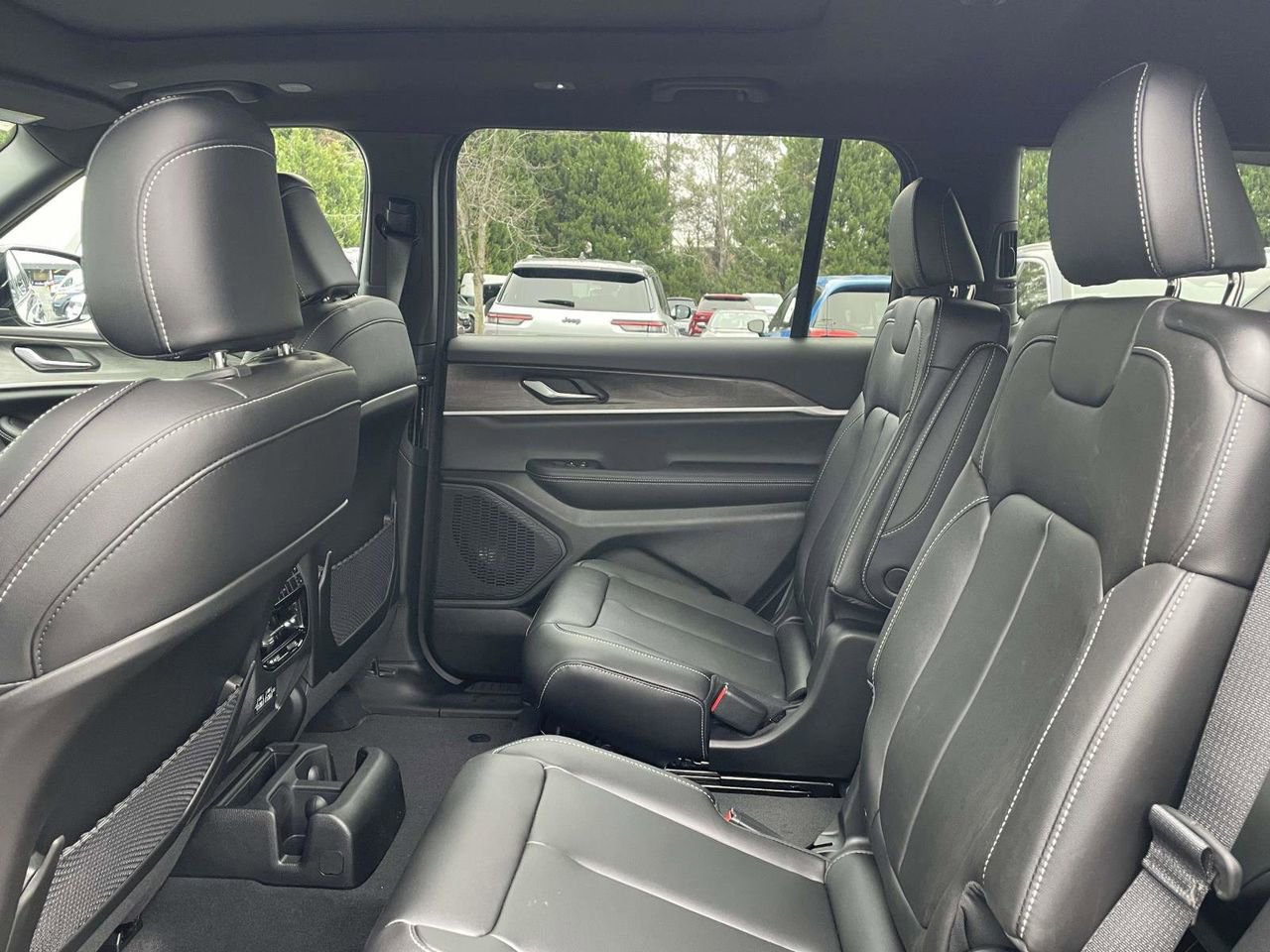 New 2025 Jeep Grand Cherokee L Limited image 23