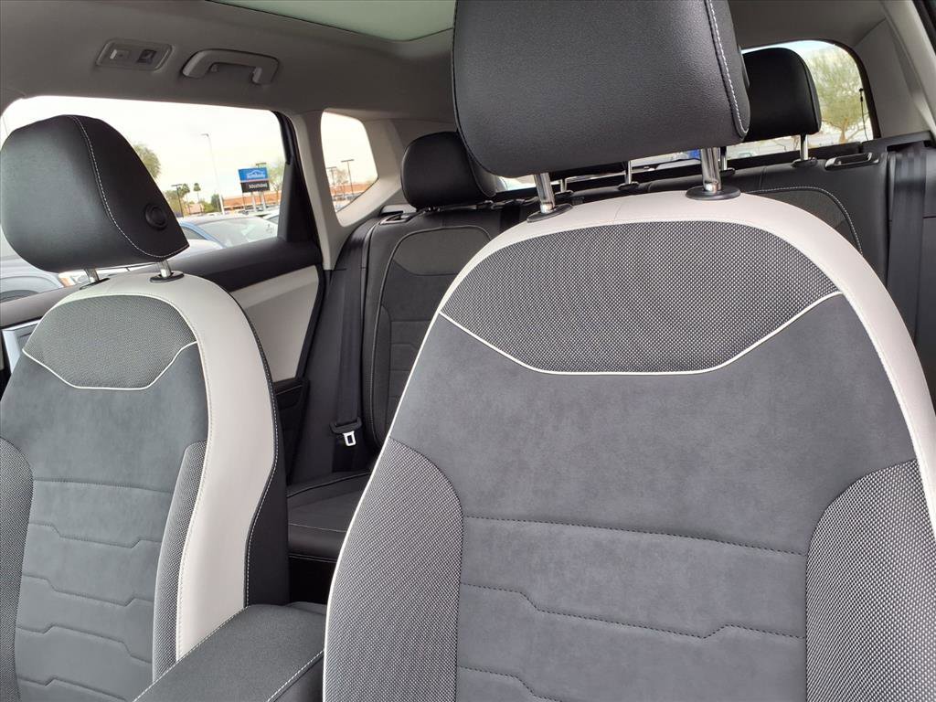 New 2026 Volkswagen Taos SE image 12