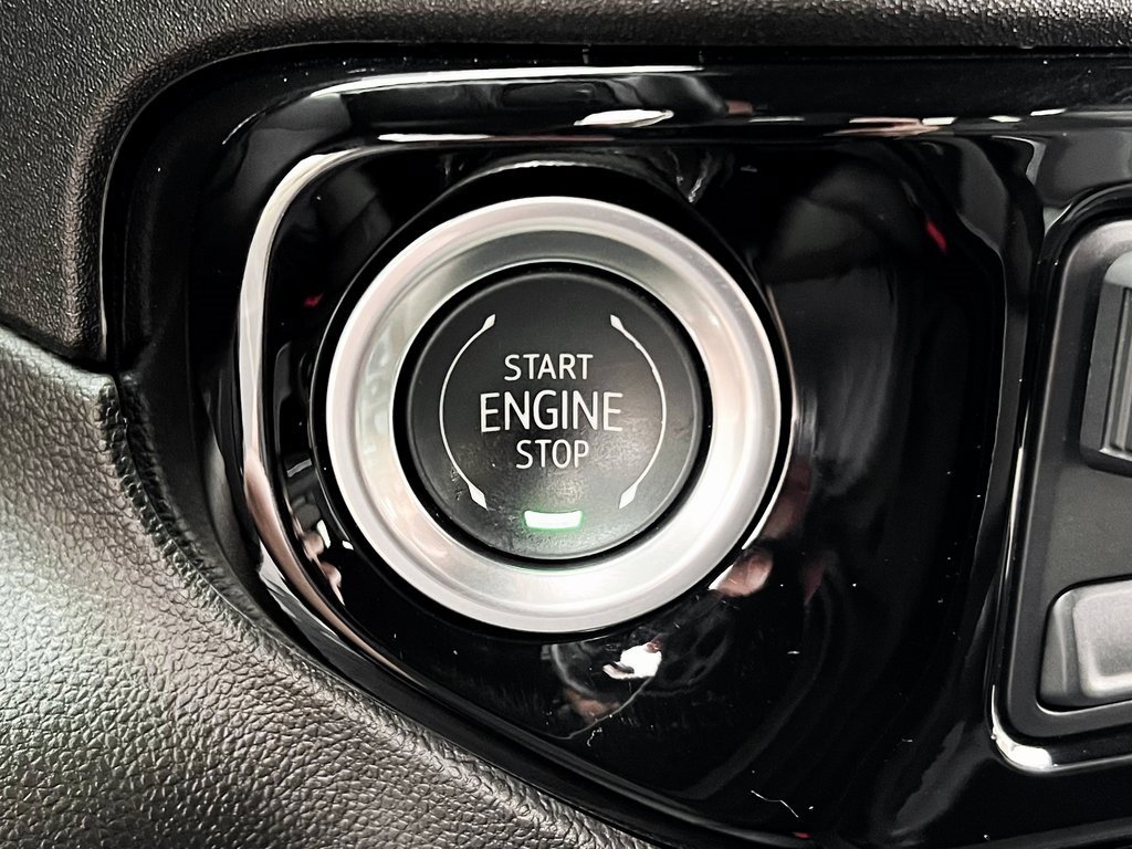 Used 2025 Chevrolet Silverado 2500 ZR2 w/ Technology Package image 10