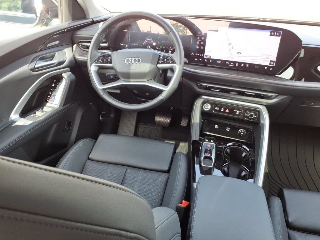Used 2025 Audi Q5 Premium w/ Premium Plus AWD/4WD image 6