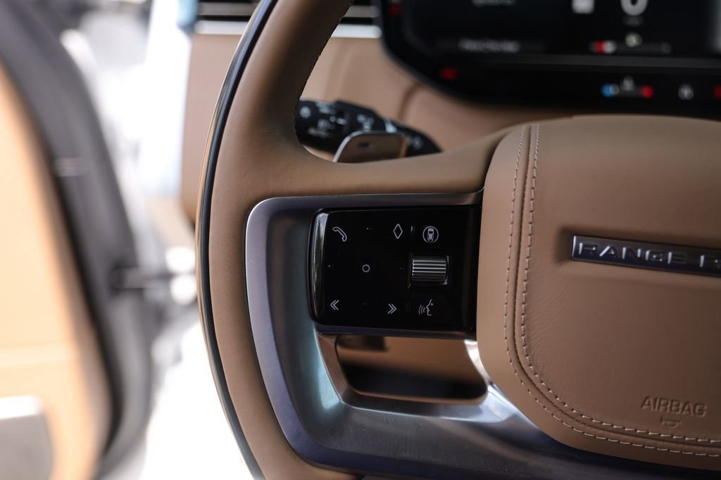 Used 2025 Land Rover Range Rover Autobiography image 14