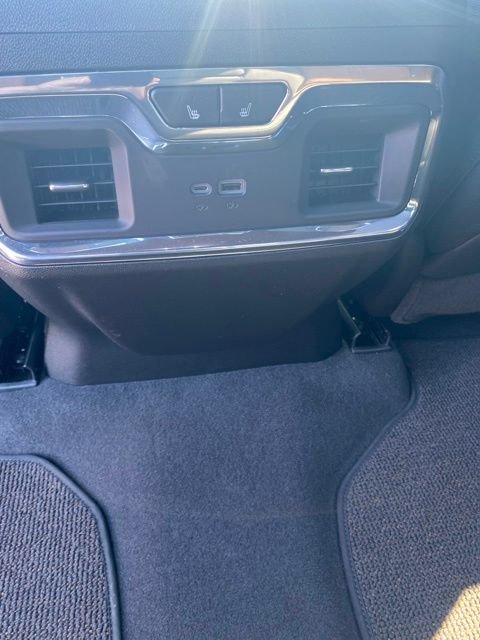 Used 2024 Chevrolet Silverado 2500 High Country AWD/4WD image 40