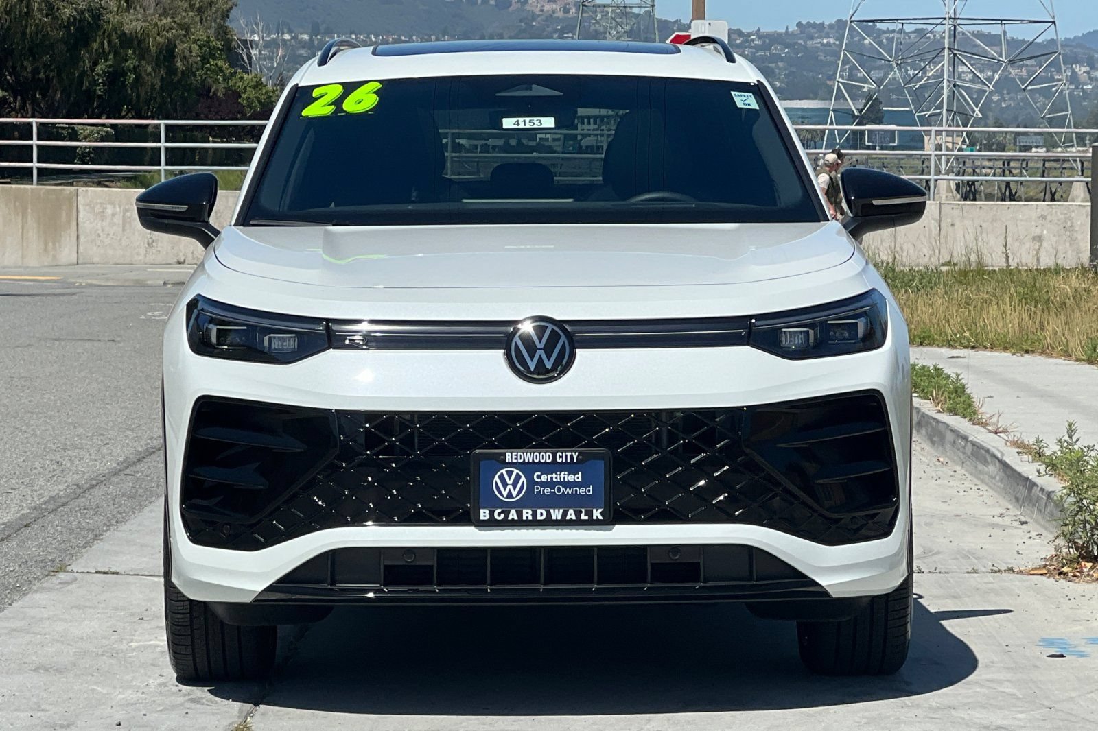 Certified 2026 Volkswagen Tiguan SE R-Line AWD/4WD image 9