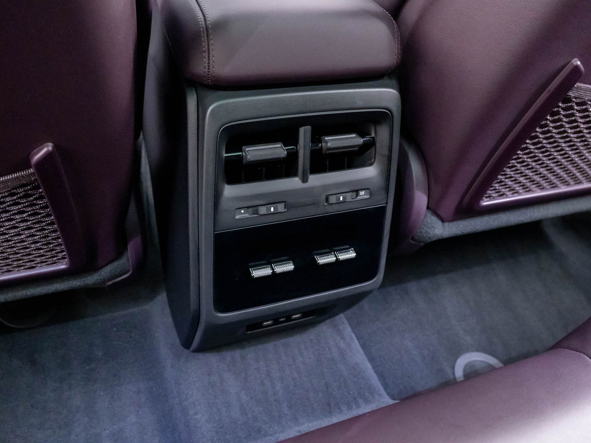 Certified 2025 Porsche Macan 4 Electric AWD/4WD image 20